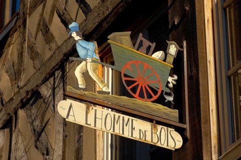 Restaurants sign