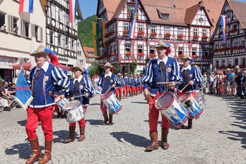 Fanfare players