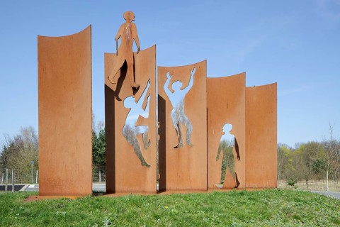 Sculpture memorial for the opening of the Berlin Wall
