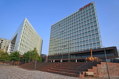 Spiegel group building