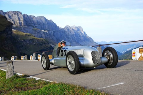 Mountain race for vintage racing cars
