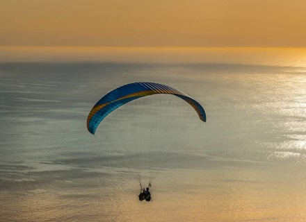 Paraglider tandem jump
