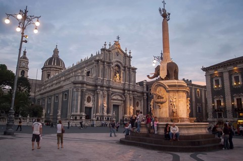 Catania Cathedral and the Fontana dell'Elefante fountain