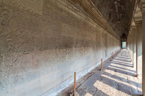 The bas-reliefs on the eastern gallery depict scenes from the Ramayana