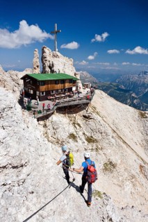 Rifugio Lorenzi mountain hut