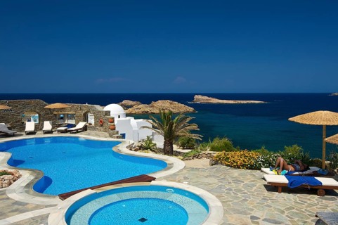 Hotel pool