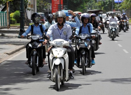 Mopeds and scooters in traffic