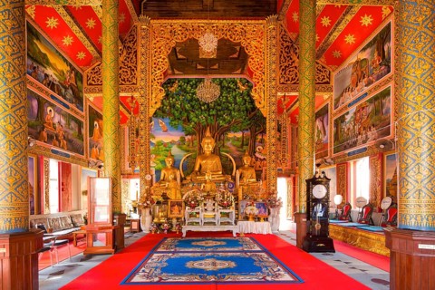 Buddha statue at Wat Sriboonruang