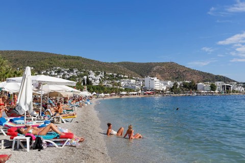 Halk city beach in Kumbahce Bay