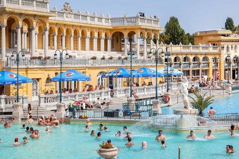 Szechenyi Thermal Bath or Szechenyi-gyogyfurdo