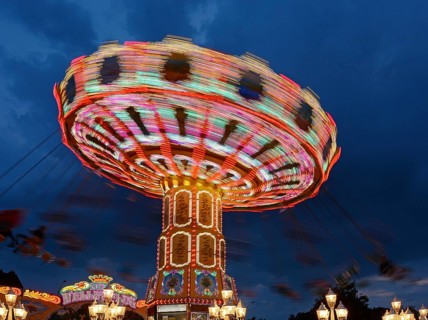 Chain carousel