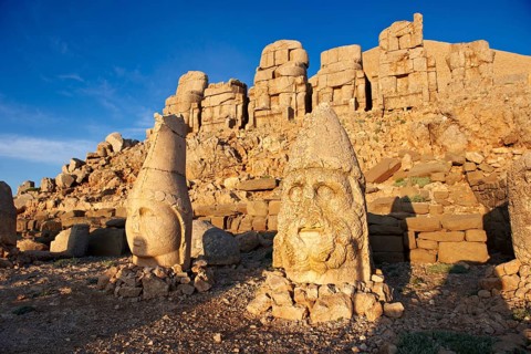 Statues around the tomb of Commagene King Antochus I on the top of Mount Nemrut