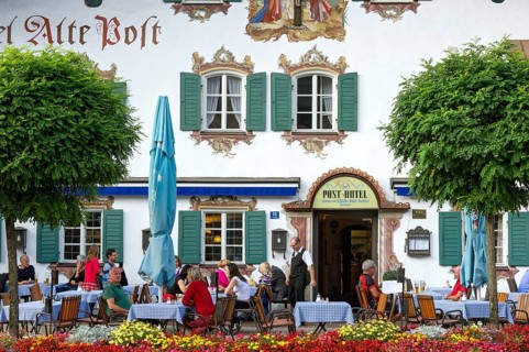 Hotel und Gasthof Alte Post with Luftlmalerei
