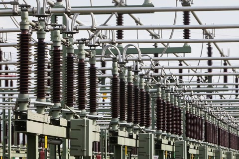 Insulators of the switchyard of a substation