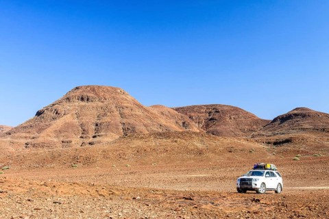 Four-wheel-drive vehicle