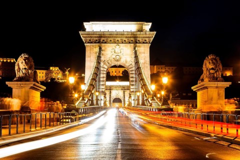 Chain Bridge at night