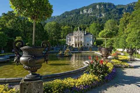 Water parterre in the palace gardens