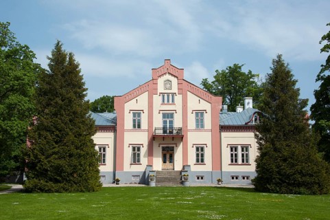 Padaste Manor
