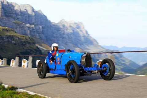 Mountain race for vintage racing cars