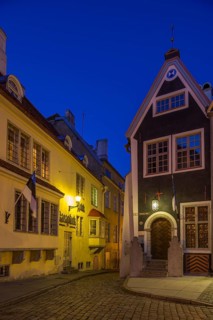 House No. 12 on Town Hall Square in the evening