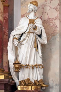 Sculpture of David at the high altar