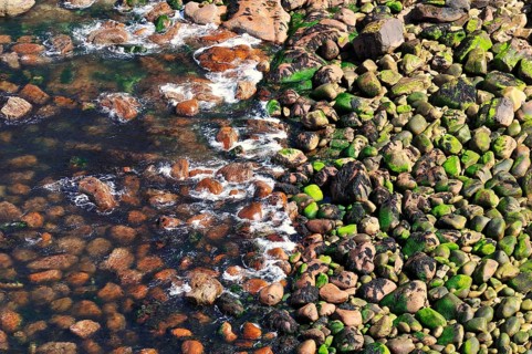 Stone beach at Stoer Head