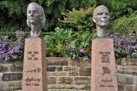 Busts of Count Lennart Bernadotte of Wisborg and Countess Sonja Bernadotte of Wisborg