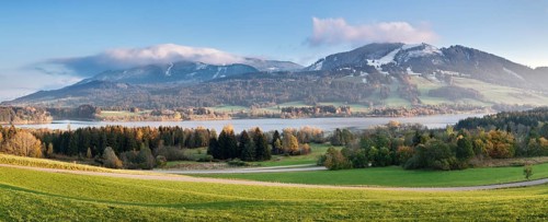 Lake Gruntensee in autumn