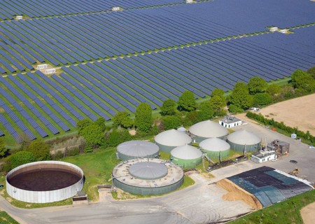 Biogas plant plant and a solar array