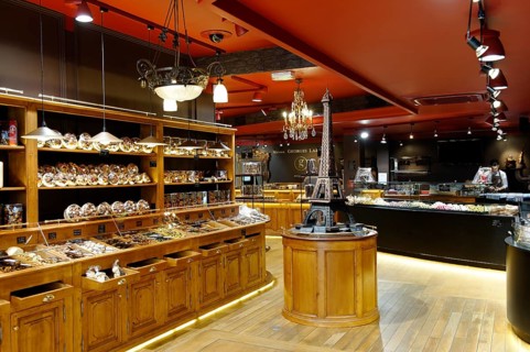 Maison Georges Larnicol chocolate shop