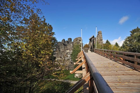 Boardwalk to the Alt-Trauchburg castle ruins