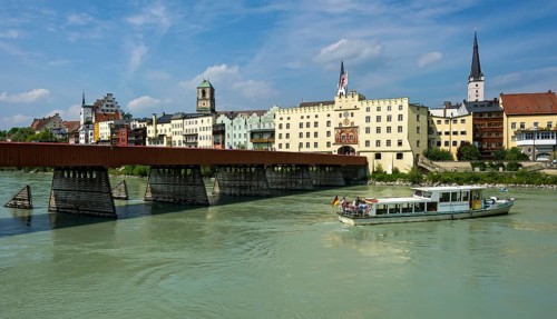 Rote Brucke bridge with Brucktor gate
