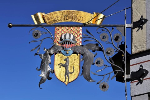 Hanging sign of 'Cafe Kohlhund'