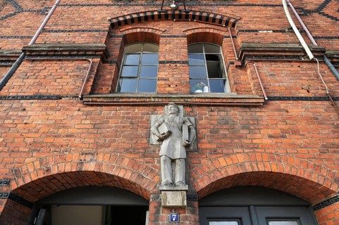 Statue of a longshoreman