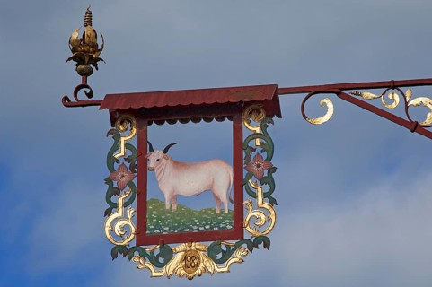 Inn sign of the former 'Zum Ochsen' restaurant