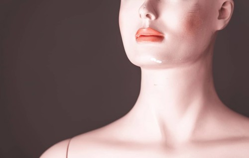 Slightly damaged female mannequin