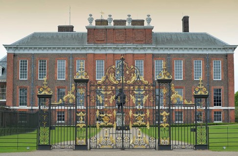 Gate in front of Kensington Palace
