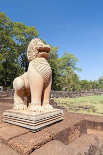 Guardian sculpture of a lion on the Terrace of the Elephants