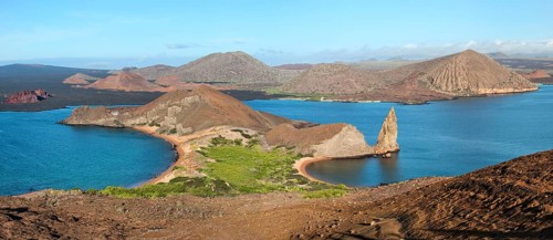 Isthmus of Bartolome Island withPinnacle Rock