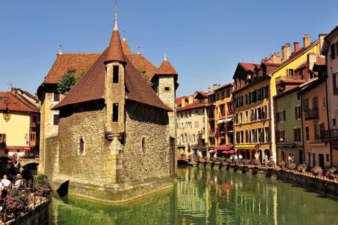 The Palais de l'Isle in the River Thiou