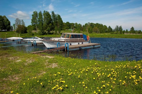 Boats in the harbour on the Emajogi River
