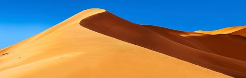Sahara sand dunes of erg Chebbi
