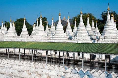 Atthakatha chedis or stupas