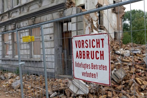 Sign 'Vorsicht Abbruch