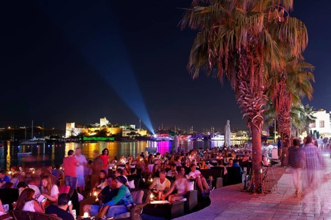 Restaurant in Kumbahce bay with Bodrum Castle