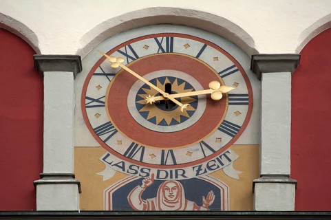 Tower clock with the lettering 'Lass Dir Zeit'