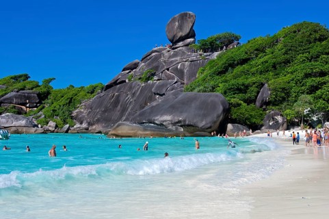 Ao Kueak Beach and Sail Rock