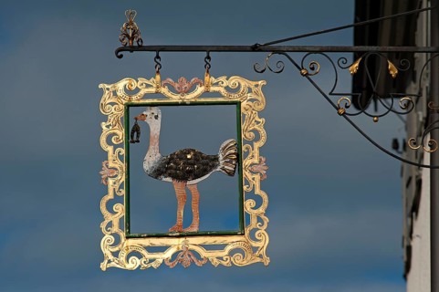 Inn sign of the former 'Strauss' restaurant