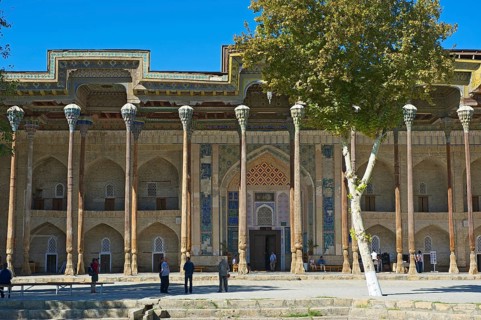 Bolo Hauz mosque