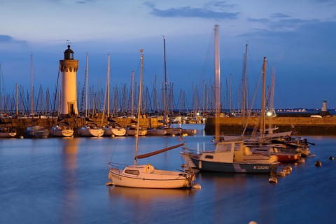 Lighthouse at the old fishing harbour of Port Haliguen